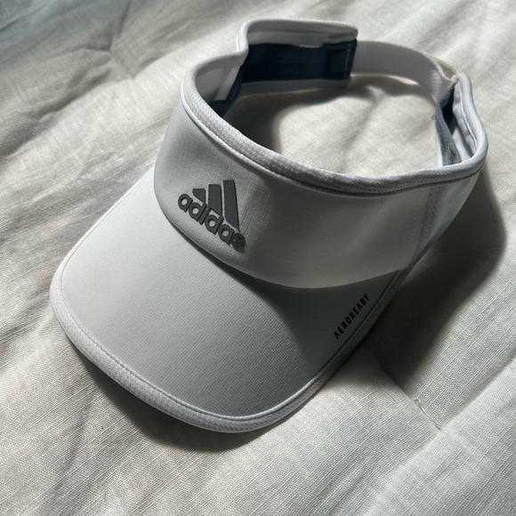 NWOT Adidas Visor - Picture 1 of 4
